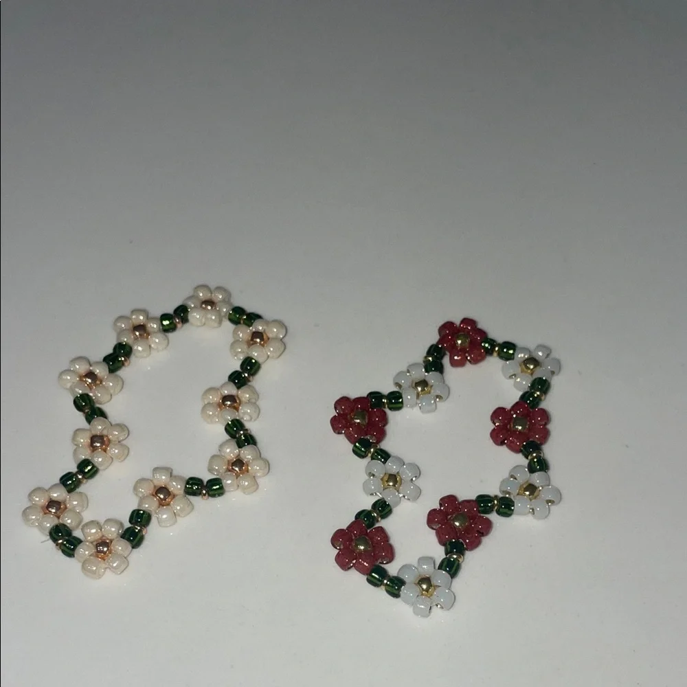 Floral Beaded Bracelet Set - Red, White, Green